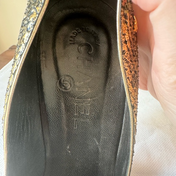 CHANEL Metallic Gold Python Snakeskin Leather CC Logo Peep Toe Pumps - Picture 9 of 11